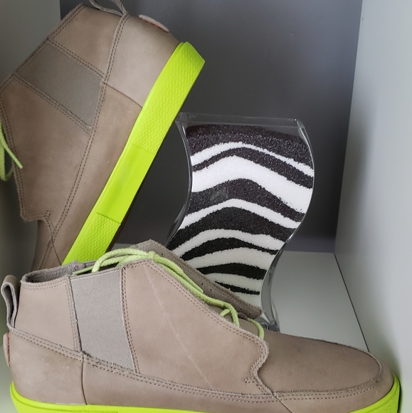 Jordan boots & new era hat - Picture 4 of 8